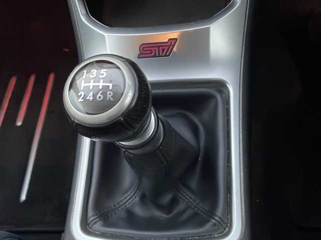 スバル インプレッサ ＷＲＸ STi 栃木県 2010(平22)年 7.9万km オブシディアンブラックパール ワンオーナー/社外ナビ/品番:AVIC-HRZ900/Bluetooth/TV/CD/DVD/ipod/バックカメラ/エアロ(フロント・リア)/ETC/横滑り防止装置/ウィンカー電動格納ミラー/HIDヘッドライト/フロントフォグランプ/社外18インチアルミホイール(SSR)/6速MT/プッシュスタート/スマートキー(スペアキー有)/取扱説明書/保証書