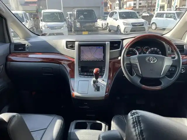 トヨタ アルファード 240S プライムセレクションⅡ 静岡県 2010(平22)年 17.1万km ブラック Wサンルーフ/アルパイン（VIE-X088）ナビ/・フルセグ/DVD/CD/SD/USB/バックカメラ/フリップダウンモニター/クルーズコントロール/ウッドコンビハンドル/両側パワースライドドア/スマートキー/プッシュスタート/純正１８インチAW/ドアバイザー/新車時保証書/取扱説明書