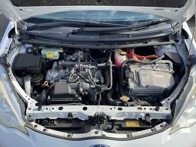 トヨタ アクア S 岩手県 2013(平25)年 7.2万km ライムホワイトパールクリスタルシャイン 純正メモリナビ/AM/FM/CD/DVD/Bluetooth/ワンセグTV/バックカメラ/ETC/衝突被害軽減ブレーキ/横滑り防止装置/オートライト/スマートキー/プッシュスタート/電動格納ミラー/純正15インチAW/取扱説明書