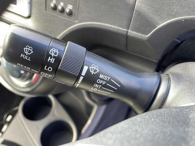 トヨタ アクア S 岩手県 2013(平25)年 7.2万km ライムホワイトパールクリスタルシャイン 純正メモリナビ/AM/FM/CD/DVD/Bluetooth/ワンセグTV/バックカメラ/ETC/衝突被害軽減ブレーキ/横滑り防止装置/オートライト/スマートキー/プッシュスタート/電動格納ミラー/純正15インチAW/取扱説明書