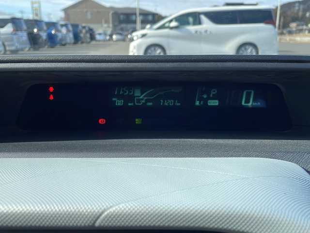 トヨタ アクア S 岩手県 2013(平25)年 7.2万km ライムホワイトパールクリスタルシャイン 純正メモリナビ/AM/FM/CD/DVD/Bluetooth/ワンセグTV/バックカメラ/ETC/衝突被害軽減ブレーキ/横滑り防止装置/オートライト/スマートキー/プッシュスタート/電動格納ミラー/純正15インチAW/取扱説明書