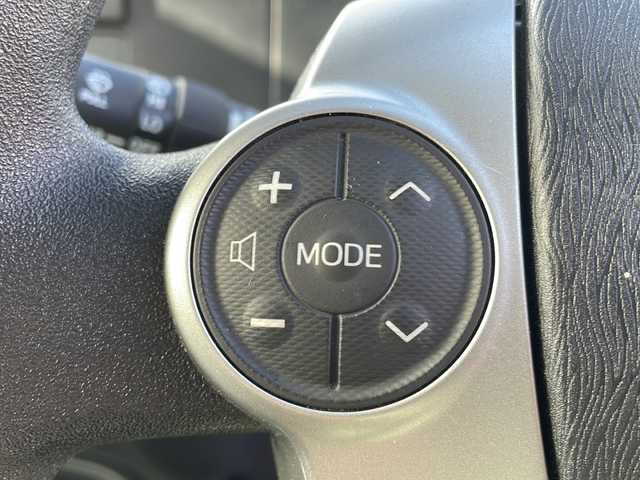 トヨタ アクア S 岩手県 2013(平25)年 7.2万km ライムホワイトパールクリスタルシャイン 純正メモリナビ/AM/FM/CD/DVD/Bluetooth/ワンセグTV/バックカメラ/ETC/衝突被害軽減ブレーキ/横滑り防止装置/オートライト/スマートキー/プッシュスタート/電動格納ミラー/純正15インチAW/取扱説明書