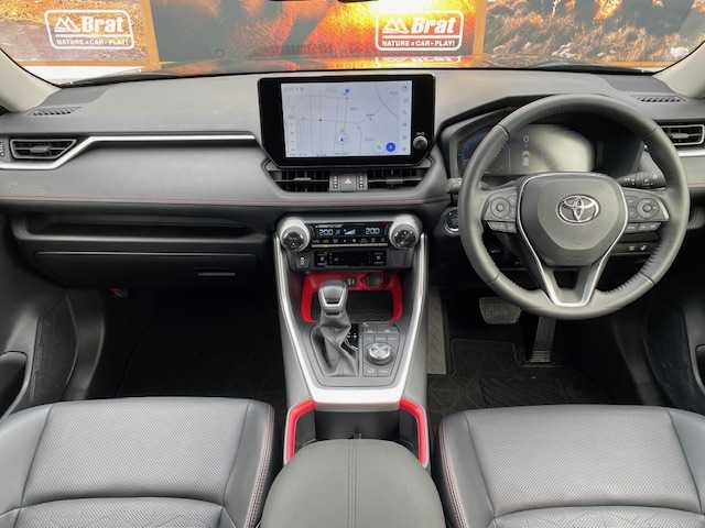 トヨタ ＲＡＶ４ アドベンチャー オフロードPKGⅡ 愛知県 2023(令5)年 1.8万km アティチュードブラックマイカ 純正10.5型ナビ/（Bluetooth/USB/Apple Car Play/Android Auto/Miracast/フルセグTV)/バックカメラ/ビルトインETC2.0/前席シートヒーター/シートベンチレーション/運転席パワーシート/ステアリングヒーター/BSM/LEDヘッドライト/オートライト/トヨタセーフティセンス/オートハイビーム/レーントレーシングアシスト/プリクラッシュセーフティ/レーダークルーズコントロール/クリアランスソナー/ダウンヒルアシストコントロール/MTモード付AT/電動パーキングブレーキ/オートブレーキホールド/プッシュスタート/スマートキー/スペアキー