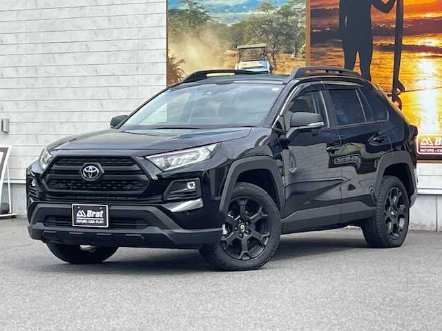 トヨタ ＲＡＶ４ アドベンチャー オフロードPKGⅡ 愛知県 2023(令5)年 1.8万km アティチュードブラックマイカ 純正10.5型ナビ/（Bluetooth/USB/Apple Car Play/Android Auto/Miracast/フルセグTV)/バックカメラ/ビルトインETC2.0/前席シートヒーター/シートベンチレーション/運転席パワーシート/ステアリングヒーター/BSM/LEDヘッドライト/オートライト/トヨタセーフティセンス/オートハイビーム/レーントレーシングアシスト/プリクラッシュセーフティ/レーダークルーズコントロール/クリアランスソナー/ダウンヒルアシストコントロール/MTモード付AT/電動パーキングブレーキ/オートブレーキホールド/プッシュスタート/スマートキー/スペアキー