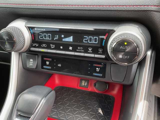 トヨタ ＲＡＶ４ アドベンチャー オフロードPKGⅡ 愛知県 2023(令5)年 1.8万km アティチュードブラックマイカ 純正10.5型ナビ/（Bluetooth/USB/Apple Car Play/Android Auto/Miracast/フルセグTV)/バックカメラ/ビルトインETC2.0/前席シートヒーター/シートベンチレーション/運転席パワーシート/ステアリングヒーター/BSM/LEDヘッドライト/オートライト/トヨタセーフティセンス/オートハイビーム/レーントレーシングアシスト/プリクラッシュセーフティ/レーダークルーズコントロール/クリアランスソナー/ダウンヒルアシストコントロール/MTモード付AT/電動パーキングブレーキ/オートブレーキホールド/プッシュスタート/スマートキー/スペアキー