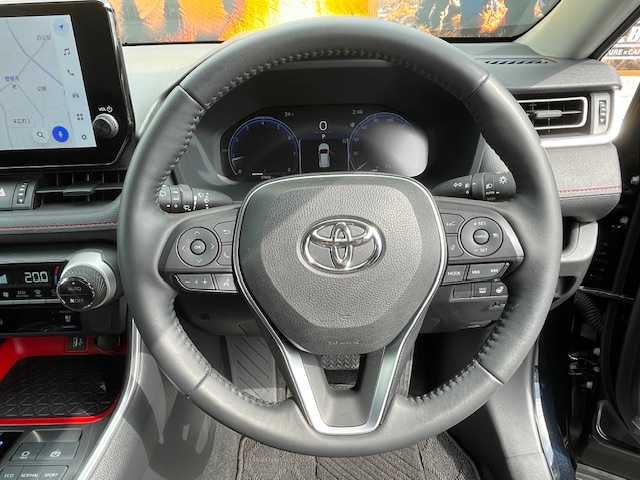 トヨタ ＲＡＶ４ アドベンチャー オフロードPKGⅡ 愛知県 2023(令5)年 1.8万km アティチュードブラックマイカ 純正10.5型ナビ/（Bluetooth/USB/Apple Car Play/Android Auto/Miracast/フルセグTV)/バックカメラ/ビルトインETC2.0/前席シートヒーター/シートベンチレーション/運転席パワーシート/ステアリングヒーター/BSM/LEDヘッドライト/オートライト/トヨタセーフティセンス/オートハイビーム/レーントレーシングアシスト/プリクラッシュセーフティ/レーダークルーズコントロール/クリアランスソナー/ダウンヒルアシストコントロール/MTモード付AT/電動パーキングブレーキ/オートブレーキホールド/プッシュスタート/スマートキー/スペアキー