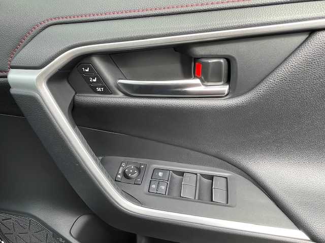 トヨタ ＲＡＶ４ アドベンチャー オフロードPKGⅡ 愛知県 2023(令5)年 1.8万km アティチュードブラックマイカ 純正10.5型ナビ/（Bluetooth/USB/Apple Car Play/Android Auto/Miracast/フルセグTV)/バックカメラ/ビルトインETC2.0/前席シートヒーター/シートベンチレーション/運転席パワーシート/ステアリングヒーター/BSM/LEDヘッドライト/オートライト/トヨタセーフティセンス/オートハイビーム/レーントレーシングアシスト/プリクラッシュセーフティ/レーダークルーズコントロール/クリアランスソナー/ダウンヒルアシストコントロール/MTモード付AT/電動パーキングブレーキ/オートブレーキホールド/プッシュスタート/スマートキー/スペアキー