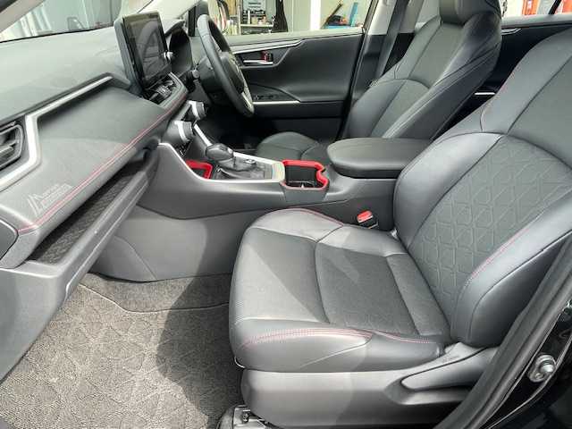 トヨタ ＲＡＶ４ アドベンチャー オフロードPKGⅡ 愛知県 2023(令5)年 1.8万km アティチュードブラックマイカ 純正10.5型ナビ/（Bluetooth/USB/Apple Car Play/Android Auto/Miracast/フルセグTV)/バックカメラ/ビルトインETC2.0/前席シートヒーター/シートベンチレーション/運転席パワーシート/ステアリングヒーター/BSM/LEDヘッドライト/オートライト/トヨタセーフティセンス/オートハイビーム/レーントレーシングアシスト/プリクラッシュセーフティ/レーダークルーズコントロール/クリアランスソナー/ダウンヒルアシストコントロール/MTモード付AT/電動パーキングブレーキ/オートブレーキホールド/プッシュスタート/スマートキー/スペアキー