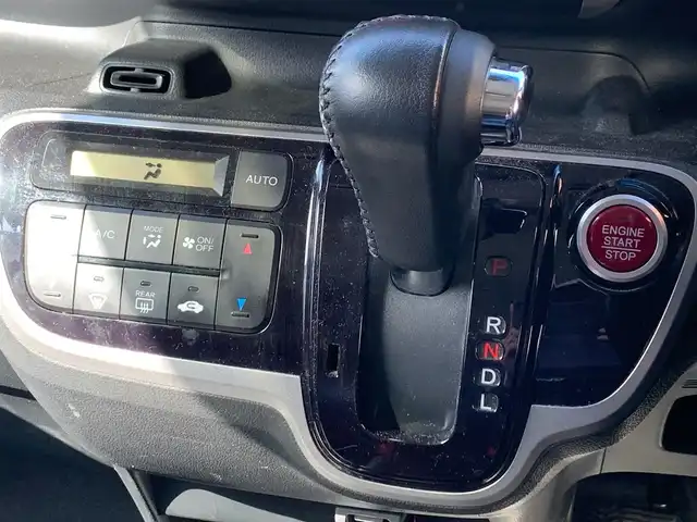 ホンダ Ｎ ＢＯＸ カスタム G Aパッケージ 福井県 2014(平26)年 4.6万km スマートブラック (株)IDOMが運営する【じしゃロン福井店】の自社ローン専用車両になりますこちらは現金またはオートローンご利用時の価格です。自社ローンご希望の方は別途その旨お申付け下さい/純正メモリーナビ/ワンセグTV・DVD・BT/両側パワースライドドア/ドライブレコーダー/スマートキー/HID/バイザー/純正フロアマット/シートカバー