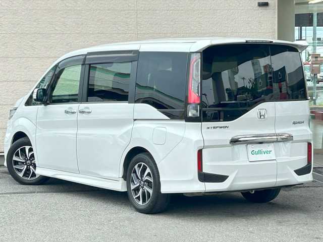 ホンダ ステップワゴン スパーダ ホンダセンシング 兵庫県 2017(平29)年 7.6万km プラチナホワイトパール ワンオーナー/メモリナビ/（CD/DVD/BT/SD）/フルセグテレビ/バックカメラ/ホンダセンシング/アイドリングストップ/プッシュスタート/両側パワースライドドア/ETC/ドライブレコーダー/LEDヘッドライト/オートライト/電動格納ミラー/スマートキー/純正フロアマット/純正アルミ16インチ/取扱説明書・保証書