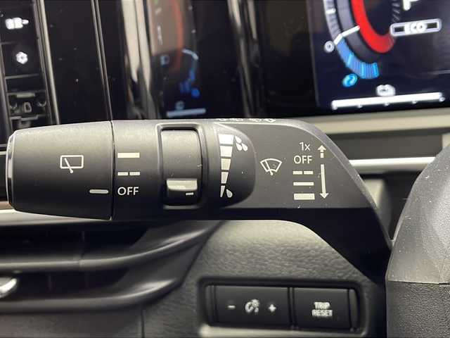 日産 オーラ G 栃木県 2023(令5)年 0.7万km オーロラフレアブルーパール 純正9インチナビ MM223D-L/フルセグテレビ/Bluetooth/全方位カメラ/LEDヘッドライト/LEDフォグライト/スマートルームミラー/オートブレーキホールド/ステアリングヒーター/ステアリングスイッチ/革巻ステアリング/BSW(Blind Spot Warning)/RCTA(Rear Cross Traffic Alert)/LDW(Lane Departure Warning)/BSI(Blind Spot Intervention)/保証書