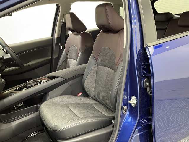日産 オーラ G 栃木県 2023(令5)年 0.7万km オーロラフレアブルーパール 純正9インチナビ MM223D-L/フルセグテレビ/Bluetooth/全方位カメラ/LEDヘッドライト/LEDフォグライト/スマートルームミラー/オートブレーキホールド/ステアリングヒーター/ステアリングスイッチ/革巻ステアリング/BSW(Blind Spot Warning)/RCTA(Rear Cross Traffic Alert)/LDW(Lane Departure Warning)/BSI(Blind Spot Intervention)/保証書
