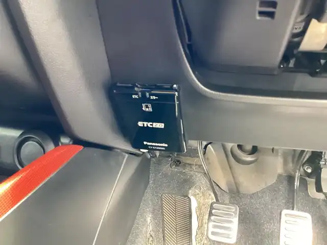 スズキ スイフト スポーツ セーフティPKG 神奈川県 2017(平29)年 14.9万km ピュアホワイトP ワンオーナー/純正8インチナビ、TV/アラウンドビュー/ETC/ドライブレコーダー/セーフティーパッケージ/デュアルセンサーブレーキサポート/先行車発信お知らせ機能/ハイビームアシスト/オートライト/サイド、カーテンエアバック/運転席アームレスト/アダプティブクルーズ/ふらつき警報機能