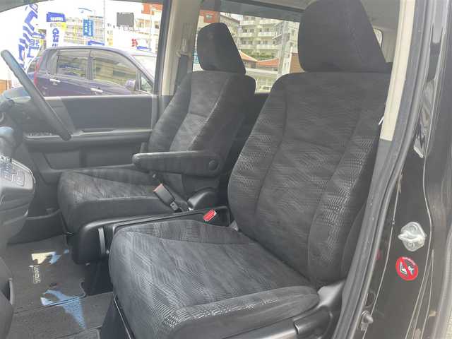 ホンダ ステップワゴン G インターナビコンフォートセレ 沖縄県 2013(平25)年 7.5万km クリスタルブラックパール (株)IDOMが運営する【じしゃロンコザ店】の自社ローン専用車両になりますこちらは現金またはオートローンご利用時の価格です。自社ローンご希望の方は別途その旨お申付け下さい/純正ナビ　/ＴＶ　/Ｂｌｕｅｔｏｏｔｈ接続　/バックカメラ　/ＥＴＣ　/ＣＤ／ＤＶＤ再生　/フリップダウンモニター　/両側パワースライドドア　/クルーズコントロール　/スマートキー　/スペアキー　/オートライト