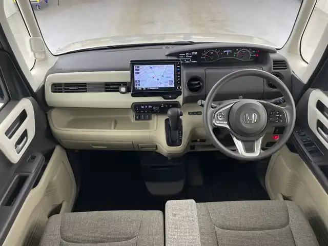 ホンダ Ｎ ＢＯＸ G L ホンダセンシング 愛知県 2019(平31)年 1.5万km プレミアムアイボリーパールⅡ 純正８インチナビ（AM/FM/ワンセグ/BT/CD/DVD）/片側パワースライドドア/レーダークルーズコントロール/リアドア側サンシェード/充電専用USBジャック×２/ホンダセンシング/・衝突軽減ブレーキ/・レーンキープアシスト/・横滑り防止機能/・クリアランスソナー/・先行車発進通知/・標識認識機能/LEDヘッドライト/バックカメラ/スマートキー/プッシュスタート/純正前後ドライブレコーダー/ビルトインETC/純正フロアマット/純正ホイールキャップ/LEDヘッドライト/ドアバイザー/アイドリングストップ/ステアリングスイッチ/ドアバイザー/前後コーナーセンサー