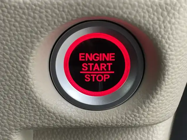 ホンダ Ｎ ＢＯＸ G L ホンダセンシング 愛知県 2019(平31)年 1.5万km プレミアムアイボリーパールⅡ 純正８インチナビ（AM/FM/ワンセグ/BT/CD/DVD）/片側パワースライドドア/レーダークルーズコントロール/リアドア側サンシェード/充電専用USBジャック×２/ホンダセンシング/・衝突軽減ブレーキ/・レーンキープアシスト/・横滑り防止機能/・クリアランスソナー/・先行車発進通知/・標識認識機能/LEDヘッドライト/バックカメラ/スマートキー/プッシュスタート/純正前後ドライブレコーダー/ビルトインETC/純正フロアマット/純正ホイールキャップ/LEDヘッドライト/ドアバイザー/アイドリングストップ/ステアリングスイッチ/ドアバイザー/前後コーナーセンサー