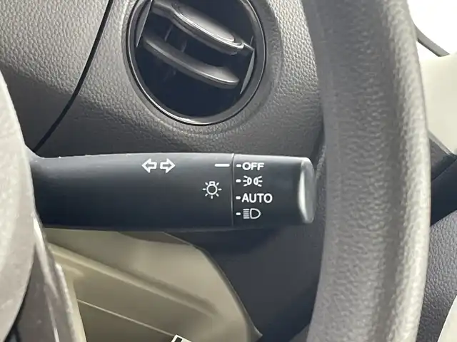 ホンダ Ｎ ＢＯＸ G L ホンダセンシング 愛知県 2019(平31)年 1.5万km プレミアムアイボリーパールⅡ 純正８インチナビ（AM/FM/ワンセグ/BT/CD/DVD）/片側パワースライドドア/レーダークルーズコントロール/リアドア側サンシェード/充電専用USBジャック×２/ホンダセンシング/・衝突軽減ブレーキ/・レーンキープアシスト/・横滑り防止機能/・クリアランスソナー/・先行車発進通知/・標識認識機能/LEDヘッドライト/バックカメラ/スマートキー/プッシュスタート/純正前後ドライブレコーダー/ビルトインETC/純正フロアマット/純正ホイールキャップ/LEDヘッドライト/ドアバイザー/アイドリングストップ/ステアリングスイッチ/ドアバイザー/前後コーナーセンサー