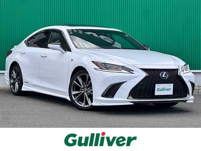 レクサス ＥＳ 300h Fスポーツ 宮城県 2019(平31)年 6.2万km ホワイトノーヴァガラスフレーク ブラインドスポットモニター/パーキングサポートブレーキ（後方接近車両）/カラーヘッドアップディスプレイ/＝＝＝/サンルーフ/TRDエアロ【F・S・R】/Lexus Safety System +/・プリクラッシュセーフティ/・レーントレーシングアシスト/・アダプティブハイビームシステム/・レーダークルーズコントロール/・ロードサインアシスト/・先行車発進告知機能/純正ナビ/【CD・DVD・SD・BT・USB・フルセグTV】/バックカメラ/L-tex（合皮）シート/シートヒーター／ベンチレーション/パワーシート（運転席メモリー機能付）/革巻きステアリング/ステアリングヒーター/パドルシフト/社外ドライブレコーダー/電動パーキングブレーキ/ブレーキホールド/LEDヘッドランプ/LEDフォグライト/オートライト/プッシュスタート/電動サンシェード（リア）/純正19インチAW/純正フロアマット/横滑り防止装置/スマートキー