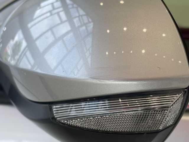 トヨタ ヤリス ハイブリッド Z 埼玉県 2020(令2)年 5.4万km シルバーM セーフティセンス/モデリスタエアロ/純正ナビ/　 BT/USB/バックカメラ/レーダークルーズコントロール/レーンキープアシスト/LEDオートライト/シートヒーター/純正16インチアルミホイール/ステアリングスイッチ/ETC/スマートキー×2/禁煙車