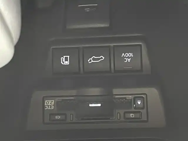 トヨタ プリウス Z 宮城県 2024(令6)年 1.3万km アティチュードブラックマイカ 4WD/寒冷地仕様/ヒーテッドフロントガラス/純正ナビ/(AM/FM/TV/BT/USB/Miracast)/バックカメラ/フロントカメラ/ビルトインETC2.0/デジタルインナーミラー/レザーシート/パワーシート/シートメモリー/シートヒーター/エアシート/ステアリングヒーター/レーダークルーズコントロール/プッシュスタート/スマートキー/オートライト/オートマチックハイビーム/LEDヘッドライト/ドアバイザー/純正フロアマット/純正19インチアルミホイール