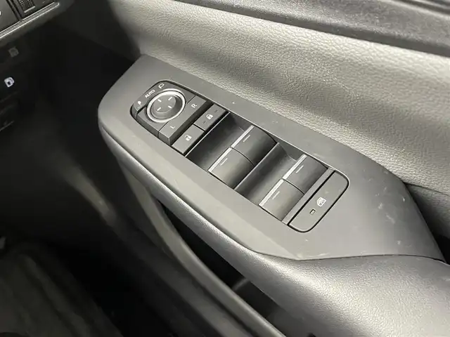トヨタ プリウス Z 宮城県 2024(令6)年 1.3万km アティチュードブラックマイカ 4WD/寒冷地仕様/ヒーテッドフロントガラス/純正ナビ/(AM/FM/TV/BT/USB/Miracast)/バックカメラ/フロントカメラ/ビルトインETC2.0/デジタルインナーミラー/レザーシート/パワーシート/シートメモリー/シートヒーター/エアシート/ステアリングヒーター/レーダークルーズコントロール/プッシュスタート/スマートキー/オートライト/オートマチックハイビーム/LEDヘッドライト/ドアバイザー/純正フロアマット/純正19インチアルミホイール