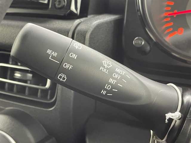 スズキ ジムニー XC 群馬県 2024(令6)年 0.2万km ブルーイッシュブラックパール3 禁煙車　純正ナビ　バックカメラ　Bluetooth　フルセグ　衝突軽減システム　クルーズコントロール　シートヒーター　ダウンヒルアシスト　横滑り防止装置　アイドリングストップ　車線逸脱警報　オートライト　LEDヘッドライト