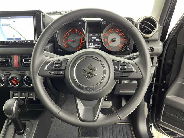 スズキ ジムニー XC 群馬県 2024(令6)年 0.2万km ブルーイッシュブラックパール3 禁煙車　純正ナビ　バックカメラ　Bluetooth　フルセグ　衝突軽減システム　クルーズコントロール　シートヒーター　ダウンヒルアシスト　横滑り防止装置　アイドリングストップ　車線逸脱警報　オートライト　LEDヘッドライト