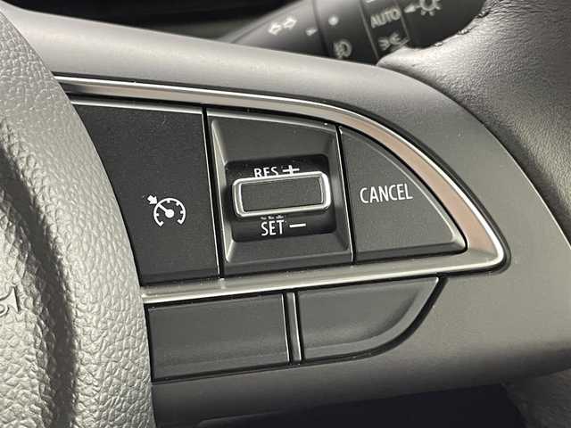 スズキ ジムニー XC 群馬県 2024(令6)年 0.2万km ブルーイッシュブラックパール3 禁煙車　純正ナビ　バックカメラ　Bluetooth　フルセグ　衝突軽減システム　クルーズコントロール　シートヒーター　ダウンヒルアシスト　横滑り防止装置　アイドリングストップ　車線逸脱警報　オートライト　LEDヘッドライト