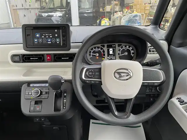 ダイハツ ムーヴ キャンバス ストライプス G 石川県 2024(令6)年 0.2万km シャイニングホワイトパール/レイクブルーメタリック 純正ディスプレイオーディオ/全方位カメラ/LEDヘッドライト/スマートアシスト/オートライト/両側パワースライドドア/レーンキープアシスト/クリアランスソナー/プッシュスタート/電動ミラー/ベンチシート/保証書