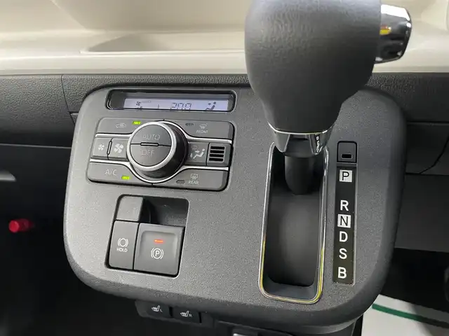 ダイハツ ムーヴ キャンバス ストライプス G 石川県 2024(令6)年 0.2万km シャイニングホワイトパール/レイクブルーメタリック 純正ディスプレイオーディオ/全方位カメラ/LEDヘッドライト/スマートアシスト/オートライト/両側パワースライドドア/レーンキープアシスト/クリアランスソナー/プッシュスタート/電動ミラー/ベンチシート/保証書