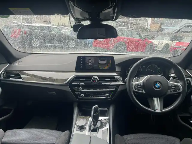 ＢＭＷ ５２３ｉ 栃木県 2018(平30)年 4.2万km 白 純正ナビ/(AM/FM/CD/DVD/Bluetooth/USB)/フルセグTV/全周囲カメラ /アンビエントライト /インテリジェントセーフティ /アダプティブクルーズコントロール /プッシュスタート /パワートランク /ヘッドアップディスプレイ /パワーシート/ミラーETC /コーナーセンサー