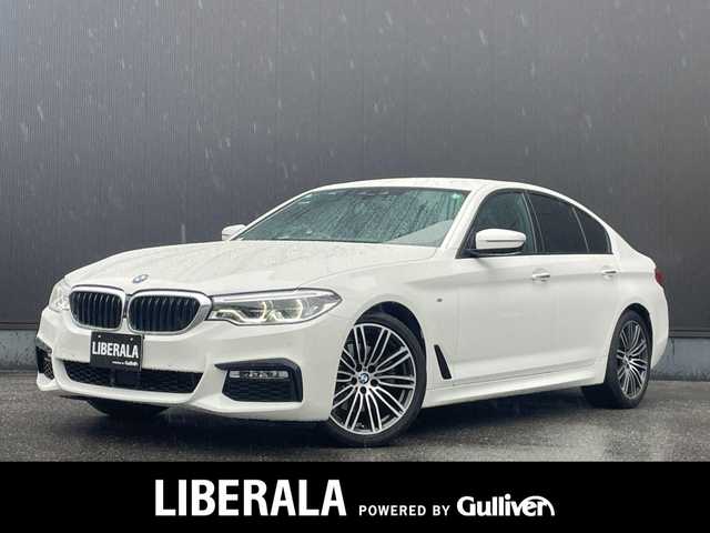 ＢＭＷ ５２３ｉ 栃木県 2018(平30)年 4.2万km 白 純正ナビ/(AM/FM/CD/DVD/Bluetooth/USB)/フルセグTV/全周囲カメラ /アンビエントライト /インテリジェントセーフティ /アダプティブクルーズコントロール /プッシュスタート /パワートランク /ヘッドアップディスプレイ /パワーシート/ミラーETC /コーナーセンサー