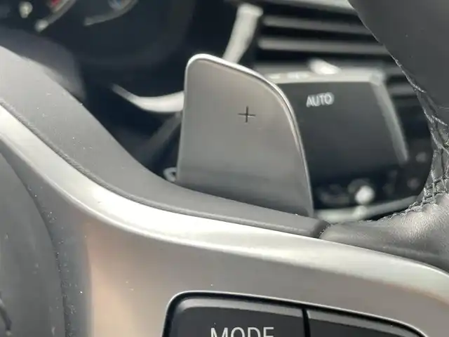 ＢＭＷ ５２３ｉ 栃木県 2018(平30)年 4.2万km 白 純正ナビ/(AM/FM/CD/DVD/Bluetooth/USB)/フルセグTV/全周囲カメラ /アンビエントライト /インテリジェントセーフティ /アダプティブクルーズコントロール /プッシュスタート /パワートランク /ヘッドアップディスプレイ /パワーシート/ミラーETC /コーナーセンサー
