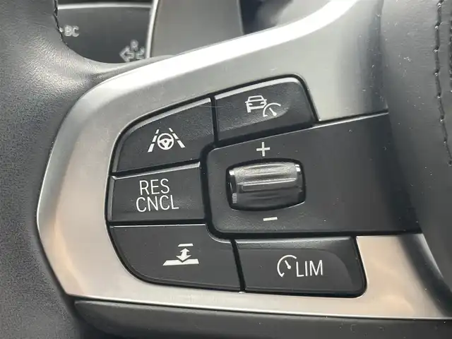 ＢＭＷ ５２３ｉ 栃木県 2018(平30)年 4.2万km 白 純正ナビ/(AM/FM/CD/DVD/Bluetooth/USB)/フルセグTV/全周囲カメラ /アンビエントライト /インテリジェントセーフティ /アダプティブクルーズコントロール /プッシュスタート /パワートランク /ヘッドアップディスプレイ /パワーシート/ミラーETC /コーナーセンサー