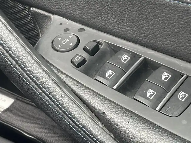 ＢＭＷ ５２３ｉ 栃木県 2018(平30)年 4.2万km 白 純正ナビ/(AM/FM/CD/DVD/Bluetooth/USB)/フルセグTV/全周囲カメラ /アンビエントライト /インテリジェントセーフティ /アダプティブクルーズコントロール /プッシュスタート /パワートランク /ヘッドアップディスプレイ /パワーシート/ミラーETC /コーナーセンサー