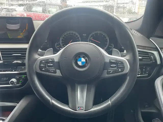 ＢＭＷ ５２３ｉ 栃木県 2018(平30)年 4.2万km 白 純正ナビ/(AM/FM/CD/DVD/Bluetooth/USB)/フルセグTV/全周囲カメラ /アンビエントライト /インテリジェントセーフティ /アダプティブクルーズコントロール /プッシュスタート /パワートランク /ヘッドアップディスプレイ /パワーシート/ミラーETC /コーナーセンサー