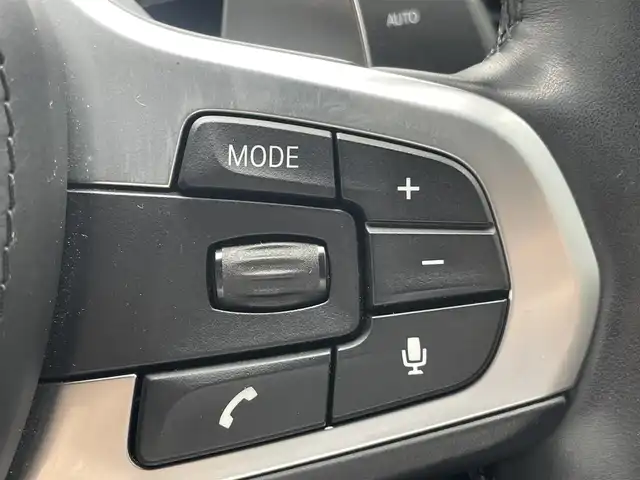 ＢＭＷ ５２３ｉ 栃木県 2018(平30)年 4.2万km 白 純正ナビ/(AM/FM/CD/DVD/Bluetooth/USB)/フルセグTV/全周囲カメラ /アンビエントライト /インテリジェントセーフティ /アダプティブクルーズコントロール /プッシュスタート /パワートランク /ヘッドアップディスプレイ /パワーシート/ミラーETC /コーナーセンサー