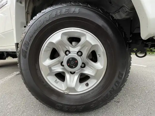 トヨタ ランドクルーザー 東京都 2015(平27)年 2.6万km ホワイト ５ＭＴ　/４ＷＤ　/アルパインナビ/前後ドラレコ　/ＥＴＣ　/バックカメラ　/キーレス　/Ｂｌｕｅｔｏｏｔｈ　/純正１６インチＡＷ　/背面タイヤ　/メッキドアミラー　/フォグランプ　/純正ドアバイザー　/純正フロアマット