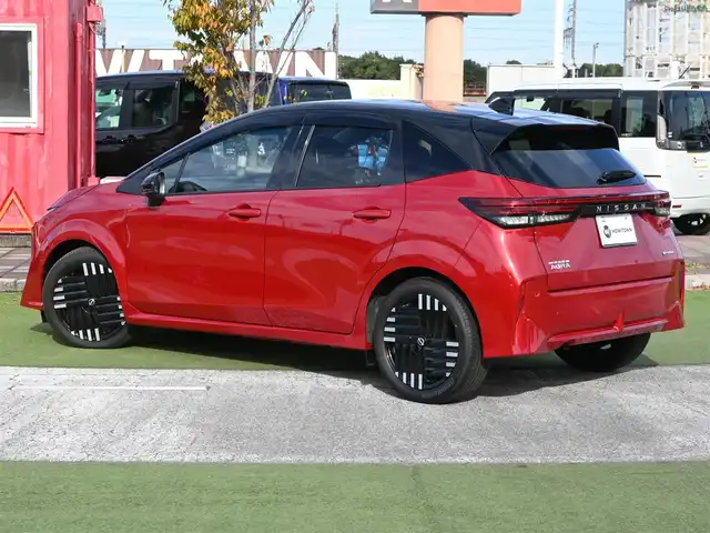 日産 オーラ G 千葉県 2024(令6)年 0.6万km ガーネットレッド/スーパーブラック 2トーン エマージェンシーブレーキ/インテリジェントルームミラー/インテリジェントクルーズコントロール/純正コネクトナビ/地デジTV/【Bluetooth接続】/アラウンドビューモニター/BOSEサウンド/ハーフレザーシート/革巻きステアリング/ステアリングスイッチ/コーナーセンサー/純正17インチアルミホイル/サイド/カーテン/ニーエアバッグ/インテリジェントキー