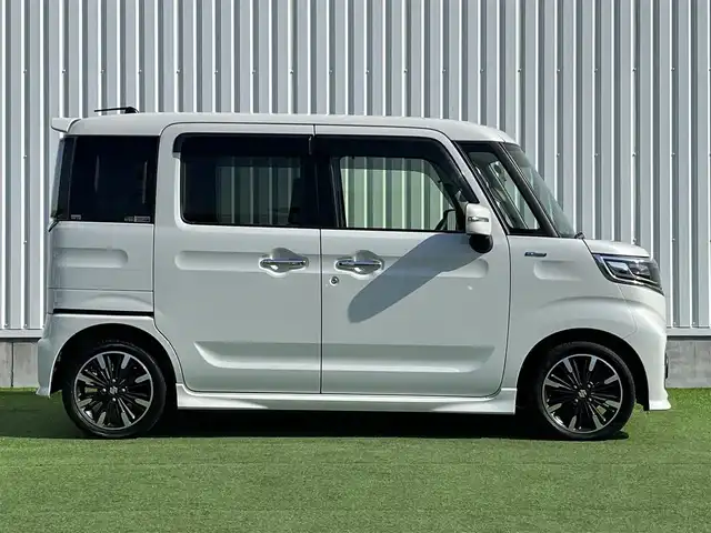 スズキ スペーシア カスタム HYBRID XS 香川県 2020(令2)年 3.8万km ピュアホワイトP 登録時走行距離：37393km/ディーラーオプション純正7インチディスプレイオーディオ/CD/DVD/Bluetooth/バックカメラ/衝突被害軽減システム/横滑り防止装置/レーンキープアシスト/後方コーナーセンサー/アイドリングストップ/LEDヘッドライト/フォグランプ/オートライト/ハーフレザーシート/運転席シートヒーター/両側パワースライドドア/エンジンスタートボタン/スマートキー/純正フロアマット/純正15インチアルミホイール