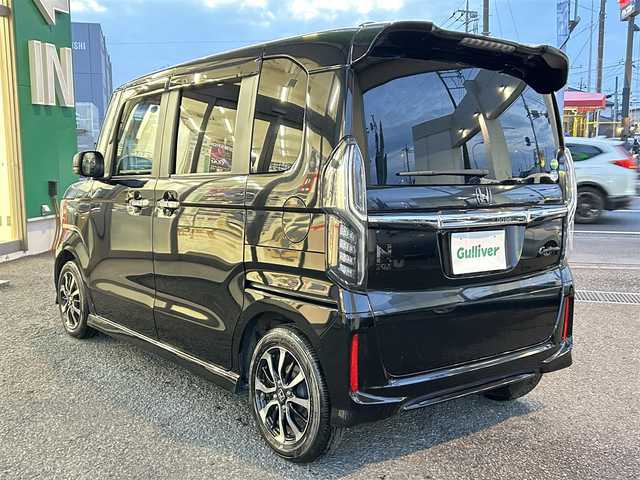 ホンダ Ｎ ＢＯＸ カスタム G L 埼玉県 2018(平30)年 4.7万km クリスタルブラックパール ・左側パワースライドドア/・両側スライドドア/・ケンウッドナビワンセグTV/・DVD　CD　BT/・バックカメラ/・ビルトインETC/・スマートキー×２/・プッシュスタート/・2列目ロールサンシェード/・オートライト/・LEDヘットライト/・LＥＤフォグライト/・保証書/・取説/	ナビ装着用スペシャルパッケージ＋ETC車載器/	9灯式フルLEDヘッドライト(マルチリフレクタータイプ)/	LEDフォグライト＋クロームメッキフォグライトガーニッシュ/	シーケンシャルターンシグナルランプ/	チップアップ＆ダイブダウン機構付スライドリアシート/	360°スーパーUV・IRカットパッケージ/	オートリトラミラー/	プラズマクラスター技術搭載フルオート・エアコンディショナー/	リア左側パワースライドドア/	ブラック塗装＋切削 14インチアルミホイール