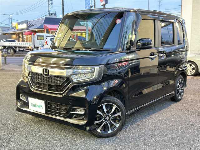 ホンダ Ｎ ＢＯＸ カスタム G L 埼玉県 2018(平30)年 4.7万km クリスタルブラックパール ・左側パワースライドドア/・両側スライドドア/・ケンウッドナビワンセグTV/・DVD　CD　BT/・バックカメラ/・ビルトインETC/・スマートキー×２/・プッシュスタート/・2列目ロールサンシェード/・オートライト/・LEDヘットライト/・LＥＤフォグライト/・保証書/・取説/	ナビ装着用スペシャルパッケージ＋ETC車載器/	9灯式フルLEDヘッドライト(マルチリフレクタータイプ)/	LEDフォグライト＋クロームメッキフォグライトガーニッシュ/	シーケンシャルターンシグナルランプ/	チップアップ＆ダイブダウン機構付スライドリアシート/	360°スーパーUV・IRカットパッケージ/	オートリトラミラー/	プラズマクラスター技術搭載フルオート・エアコンディショナー/	リア左側パワースライドドア/	ブラック塗装＋切削 14インチアルミホイール