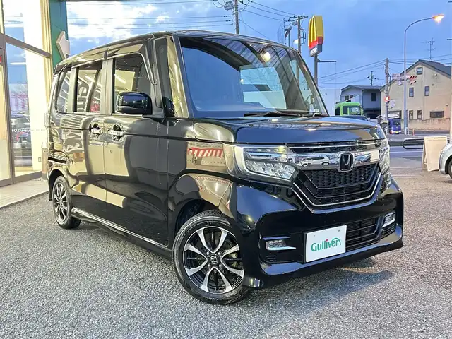 ホンダ Ｎ ＢＯＸ カスタム G L 埼玉県 2018(平30)年 4.7万km クリスタルブラックパール ・左側パワースライドドア/・両側スライドドア/・ケンウッドナビワンセグTV/・DVD　CD　BT/・バックカメラ/・ビルトインETC/・スマートキー×２/・プッシュスタート/・2列目ロールサンシェード/・オートライト/・LEDヘットライト/・LＥＤフォグライト/・保証書/・取説/	ナビ装着用スペシャルパッケージ＋ETC車載器/	9灯式フルLEDヘッドライト(マルチリフレクタータイプ)/	LEDフォグライト＋クロームメッキフォグライトガーニッシュ/	シーケンシャルターンシグナルランプ/	チップアップ＆ダイブダウン機構付スライドリアシート/	360°スーパーUV・IRカットパッケージ/	オートリトラミラー/	プラズマクラスター技術搭載フルオート・エアコンディショナー/	リア左側パワースライドドア/	ブラック塗装＋切削 14インチアルミホイール