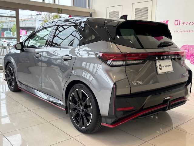 日産 オーラ ニスモ 埼玉県 2022(令4)年 2.4万km ダークメタルグレー/スーパーブラック2トーン プロパイロット　/純正メモリナビ　/　　BT/フルセグ/Apple Car Play/アラウンドビューモニター /LEDオートライト /ハーフレザーシート /純正17インチアルミホイール/デジタルインナーミラー /ステアリングスイッチ /ワイアレス充電 /USBポート/スマートキー2本/ETC2.0/禁煙車