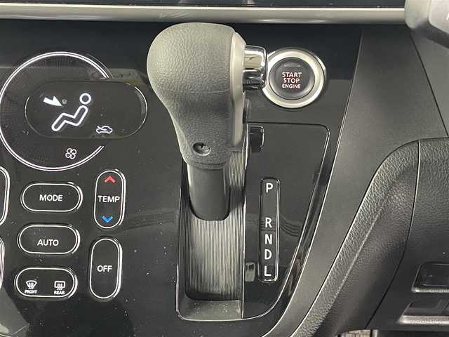 日産 デイズ ルークス X Vセレクション 埼玉県 2018(平30)年 5.7万km ホワイトソリッド/アイスブルー 純正ナビ　MM318D-W/バックカメラ/アラウンドビューモニター/前方ドライブレコーダー/ETC/両側パワースライドドア/アイドリングストップ/ステアリングリモコン/プッシュスタート/ロールサンシェード/純正フロアマット/純正ドアバイザー/純正14インチアルミホイール