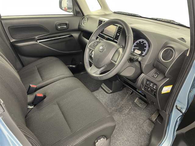 日産 デイズ ルークス X Vセレクション 埼玉県 2018(平30)年 5.7万km ホワイトソリッド/アイスブルー 純正ナビ　MM318D-W/バックカメラ/アラウンドビューモニター/前方ドライブレコーダー/ETC/両側パワースライドドア/アイドリングストップ/ステアリングリモコン/プッシュスタート/ロールサンシェード/純正フロアマット/純正ドアバイザー/純正14インチアルミホイール