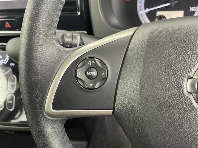 日産 デイズ ルークス X Vセレクション 埼玉県 2018(平30)年 5.7万km ホワイトソリッド/アイスブルー 純正ナビ　MM318D-W/バックカメラ/アラウンドビューモニター/前方ドライブレコーダー/ETC/両側パワースライドドア/アイドリングストップ/ステアリングリモコン/プッシュスタート/ロールサンシェード/純正フロアマット/純正ドアバイザー/純正14インチアルミホイール