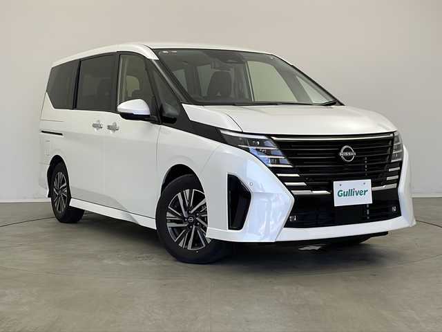 日産 セレナ ハイウェイスター V 新潟県 2023(令5)年 4.3万km プリズムホワイト 純正メモリナビ/純正LEDヘッドライト/デジタルインナーミラー/プロパイロット/パドルシフト/両側パワースライドドア/純正ビルトインETC/スマートキー/アラウンドビューモニター/フルセグTV/レーダークルーズコントロール/HDMI