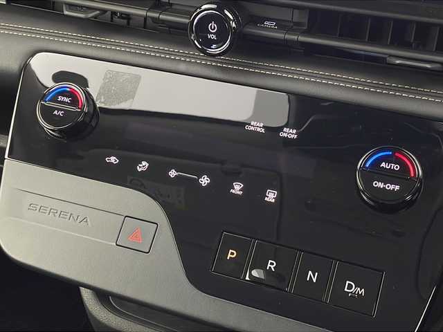 日産 セレナ ハイウェイスター V 新潟県 2023(令5)年 4.3万km プリズムホワイト 純正メモリナビ/純正LEDヘッドライト/デジタルインナーミラー/プロパイロット/パドルシフト/両側パワースライドドア/純正ビルトインETC/スマートキー/アラウンドビューモニター/フルセグTV/レーダークルーズコントロール/HDMI