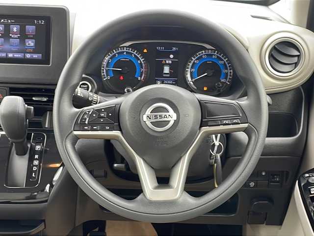 日産 デイズ X 千葉県 2022(令4)年 2.7万km アッシュブラウン/ソーダブルー ソーダブルーツートンカラー 全方位カメラ 全方位カメラ内蔵ルームミラー ドラレコ エマブレ ディスプレイオーディオ　BT USB スマートキー プッシュスタート ステアスイッチ オートライト 14AW